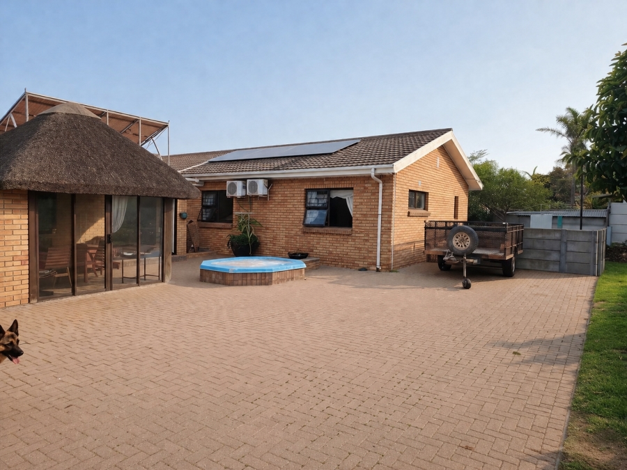 4 Bedroom Property for Sale in Lamberts Bay Western Cape